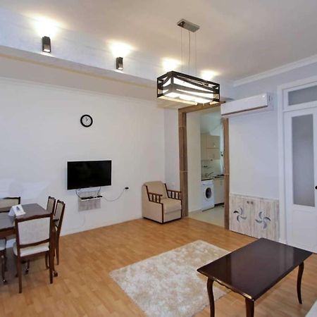Sunny Apartment In The Center Jerevan Exteriér fotografie